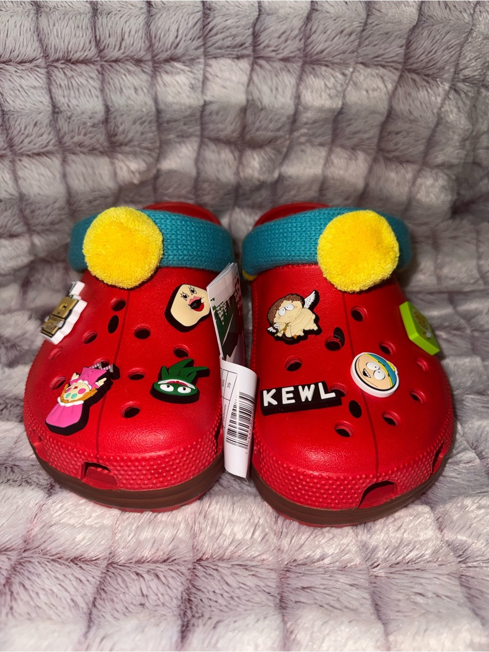 Tag showing Crocs product